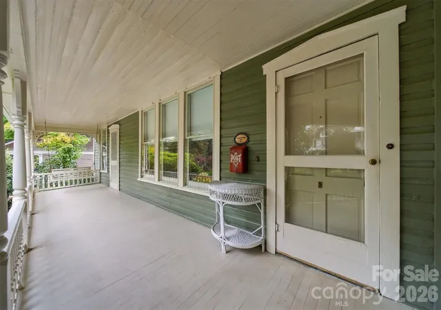 Photo 3 of Sale Pending at 364 6th Street Nw, Hickory, NC 28601 | MLS# 4423550 | Listing updated on 2026-09-19