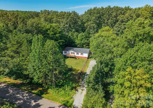Photo 3 of Single family home for sale at 4756 Sierra Dr, Maiden, NC 28650 | MLS# 4423564 | Listing updated on 2026-09-28