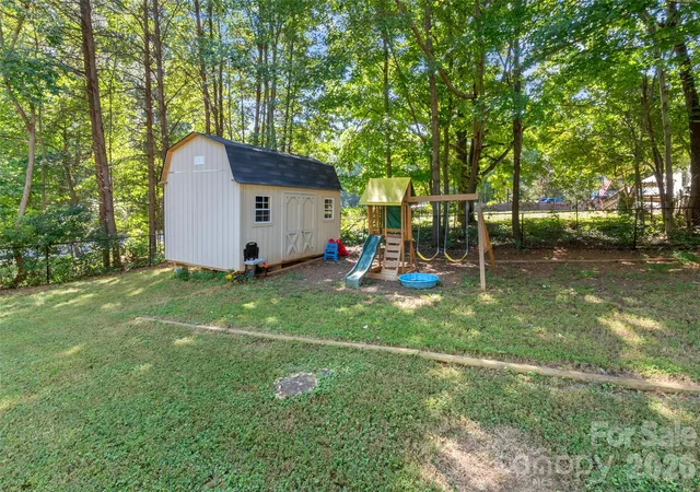 Photo 4 of Single family home for sale at 4756 Sierra Dr, Maiden, NC 28650 | MLS# 4423564 | Listing updated on 2026-09-28