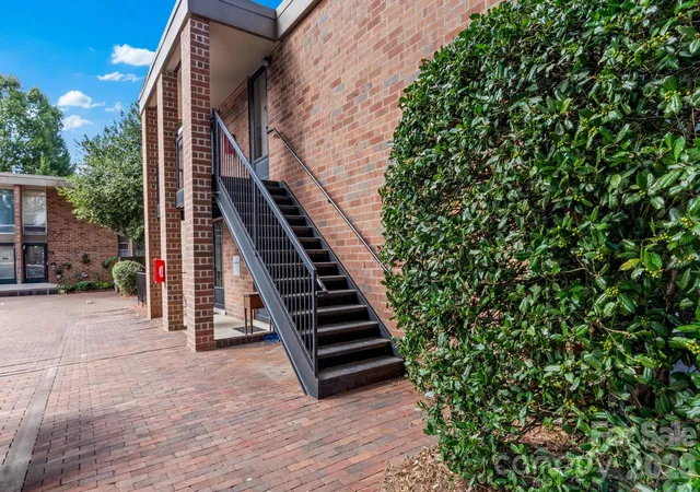 Photo 2 of Condo for sale at 1805 S Hawthorne Rd, Winston Salem, NC 27103 | MLS# 4423582 | Listing updated on 2026-09-13