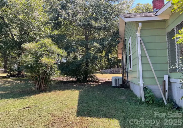 Photo 3 of Single family home for sale at 1311 Dekalb St S, Shelby, NC 28152 | MLS# 4423613 | Listing updated on 2026-09-27