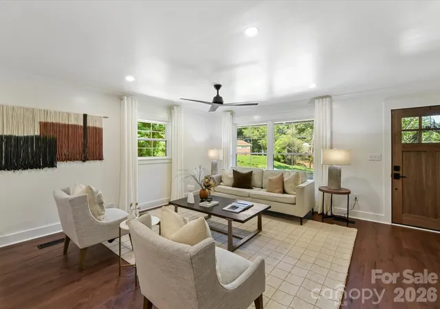 Photo 3 of Single family home for sale at 6711 Raven Pl, Charlotte, NC 28210 | MLS# 4423625 | Listing updated on 2026-10-01