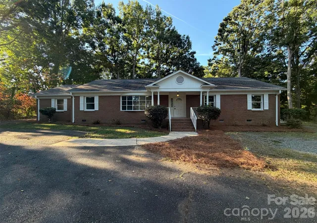 Photo 1 of Single family home for sale at 1524 Mt Holly Huntersville Rd, Charlotte, NC 28214 | MLS# 4423626 | Listing updated on 2026-10-08