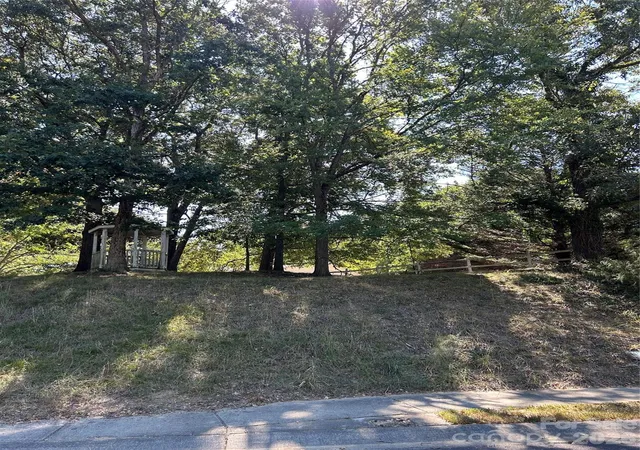 Photo 1 of Sale Pending at 499 Chadmore S Dr, Charlotte, NC 28270 | MLS# 4423636 | Listing updated on 2026-09-16