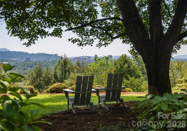Photo 2 of Single family home for sale at 35 Elias Pl, Asheville, NC 28804 | MLS# 4423637 | Listing updated on 2026-10-03