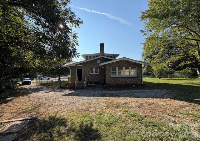 Photo 1 of Sale Pending at 1101 Old W Innes St, Salisbury, NC 28144 | MLS# 4423640 | Listing updated on 2026-09-29