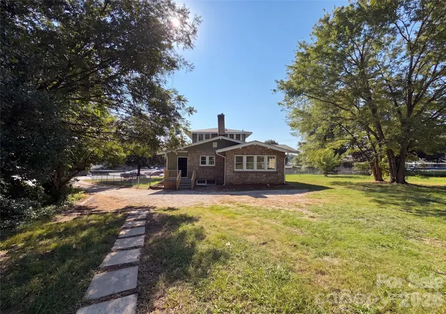Photo 2 of Sale Pending at 1101 Old W Innes St, Salisbury, NC 28144 | MLS# 4423640 | Listing updated on 2026-09-29