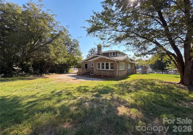 Photo 3 of Sale Pending at 1101 Old W Innes St, Salisbury, NC 28144 | MLS# 4423640 | Listing updated on 2026-09-29
