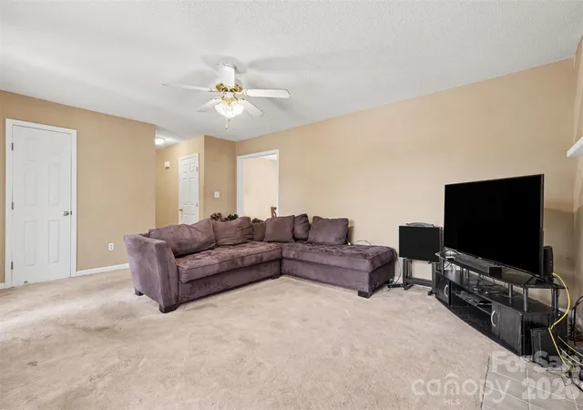Photo 3 of Single family home for sale at 983 Farmington Ct, Concord, NC 28025 | MLS# 4423644 | Listing updated on 2026-09-18