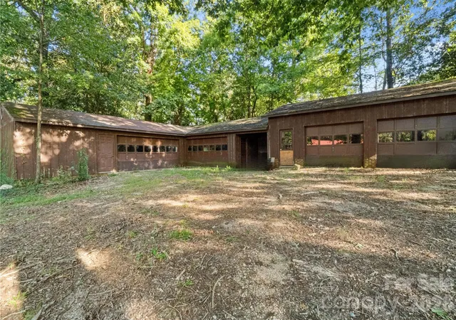 Photo 3 of Single family home for sale at 413 S Elm St, Marshville, NC 28103 | MLS# 4423645 | Listing updated on 2026-09-12