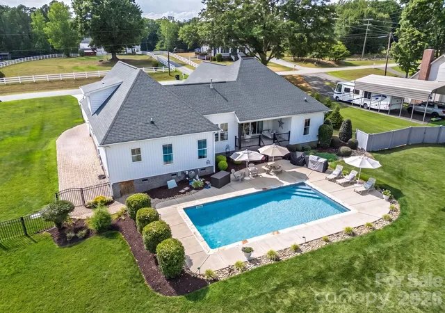 Photo 2 of Sale Pending at 510 Huffstetler Rd, Gastonia, NC 28056 | MLS# 4423649 | Listing updated on 2026-09-24