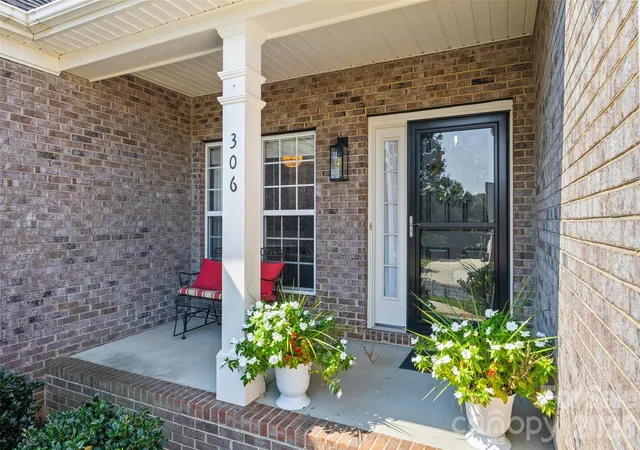 Photo 3 of Single family home for sale at 306 Drake Park Ave, Fort Mill, SC 29708 | MLS# 4423650 | Listing updated on 2026-09-26