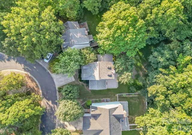 Photo 2 of Single family home for sale at 6009 Coaching Inn Ct, Charlotte, NC 28270 | MLS# 4423654 | Listing updated on 2026-09-21