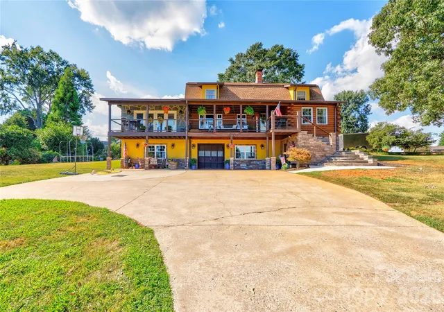 Photo 1 of Single family home for sale at 1229 New Crst Ln, Shelby, NC 28150 | MLS# 4423659 | Listing updated on 2026-09-30