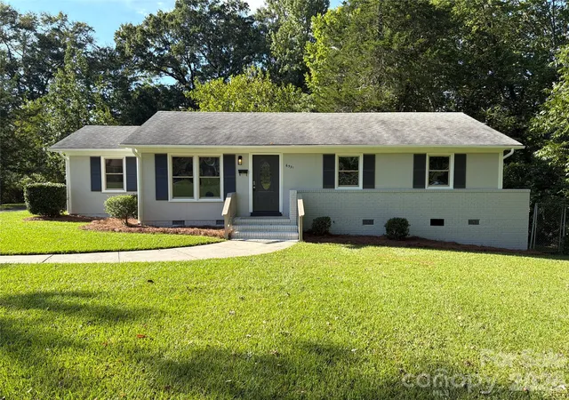 Photo 1 of Sale Pending at 6531 Rosecran Dr, Charlotte, NC 28215 | MLS# 4423660 | Listing updated on 2026-10-20