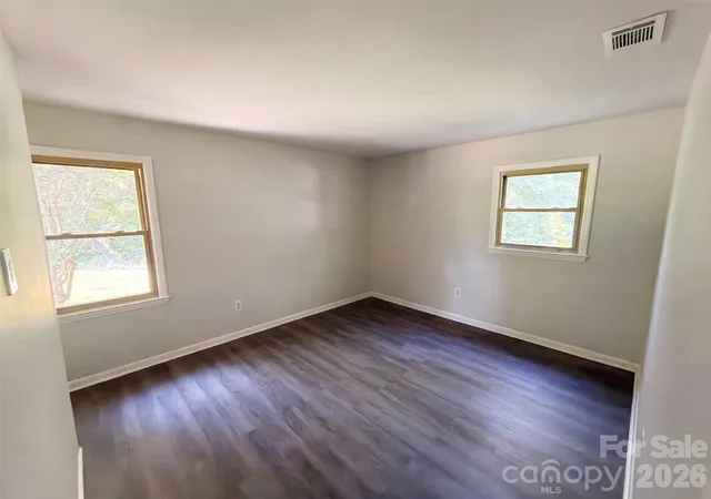 Photo 3 of Sale Pending at 6531 Rosecran Dr, Charlotte, NC 28215 | MLS# 4423660 | Listing updated on 2026-10-20