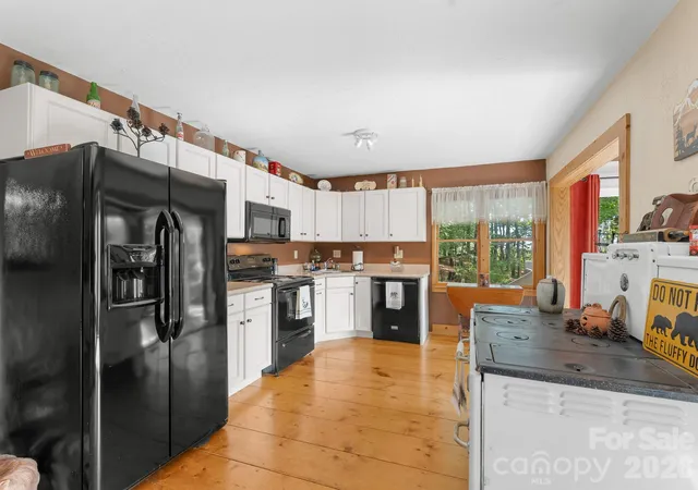 Photo 4 of Single family home for sale at 600 Piney Gate Rd, Saluda, NC 28773 | MLS# 4423662 | Listing updated on 2026-09-28