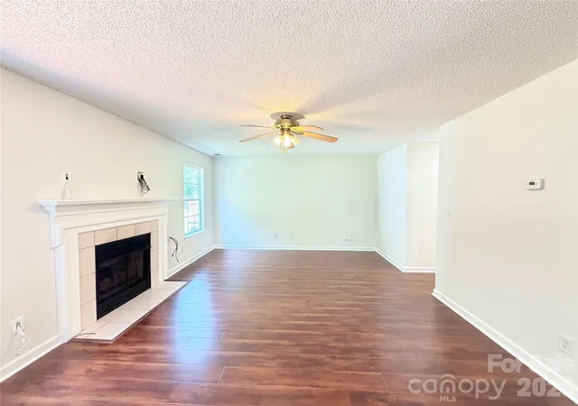 Photo 3 of Single family home for sale at 8616 Silver Fls Way, Charlotte, NC 28227 | MLS# 4423664 | Listing updated on 2026-10-08