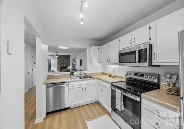 Photo 3 of Townhouse for sale at 8112 Cir Tree Ln, Charlotte, NC 28277 | MLS# 4423668 | Listing updated on 2026-09-13