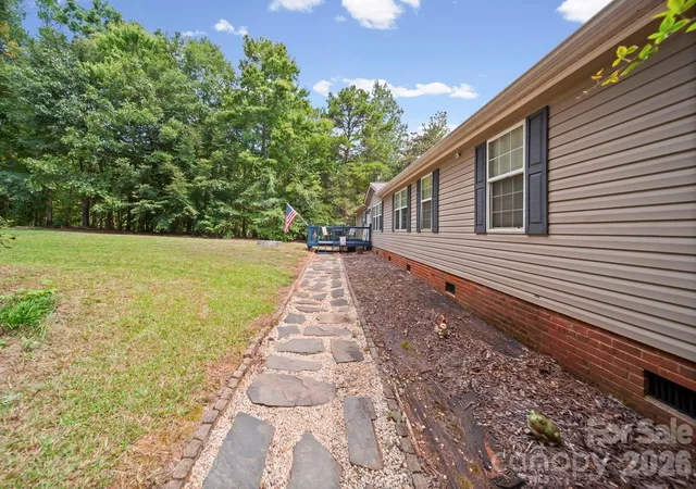 Photo 3 of Single family home for sale at 8027 Hillanby Ct, Waxhaw, NC 28173 | MLS# 4423672 | Listing updated on 2026-10-09