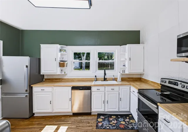 Photo 4 of Single family home for sale at 308 Union St, Maiden, NC 28650 | MLS# 4423675 | Listing updated on 2026-09-26