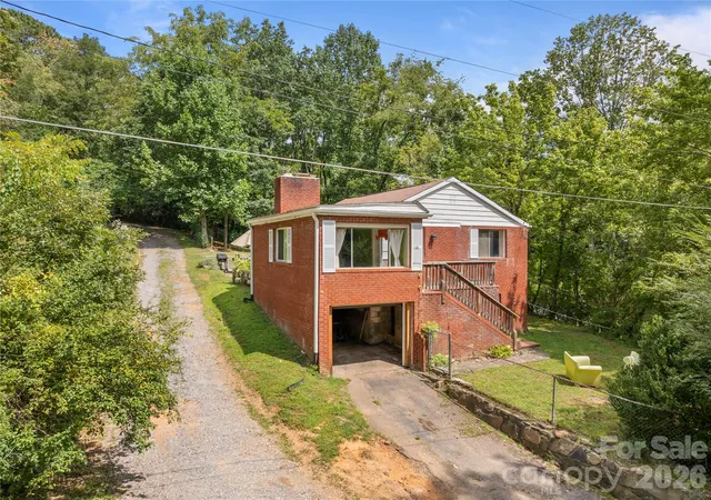 Photo 3 of Single family home for sale at 108 Wilrecar Dr, Black Mountain, NC 28711 | MLS# 4423678 | Listing updated on 2026-09-25