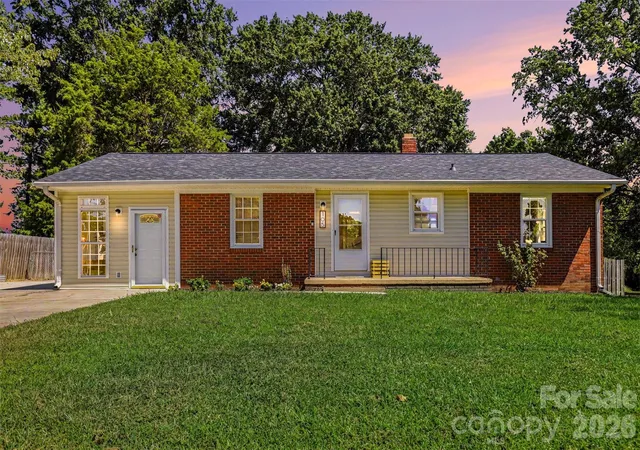Photo 1 of Single family home for sale at 105 Marine Dr, Pineville, NC 28134 | MLS# 4423680 | Listing updated on 2026-09-13