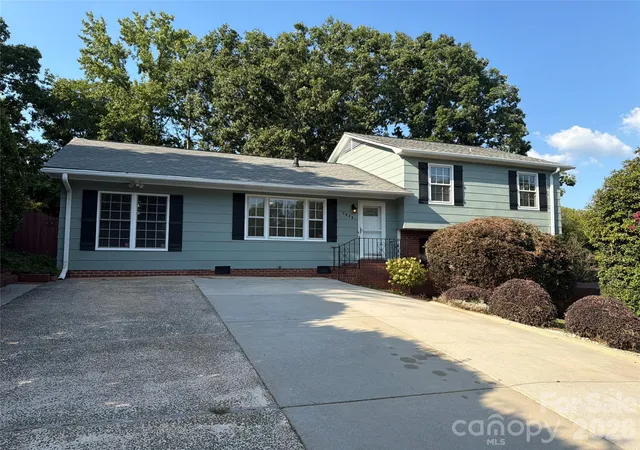 Single family home for sale at 1030 Mclaughlin Dr, Charlotte, NC 28212 | MLS# 4423683