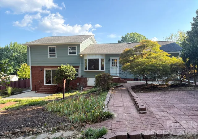 Photo 4 of Single family home for sale at 1030 Mclaughlin Dr, Charlotte, NC 28212 | MLS# 4423683 | Listing updated on 2026-09-15