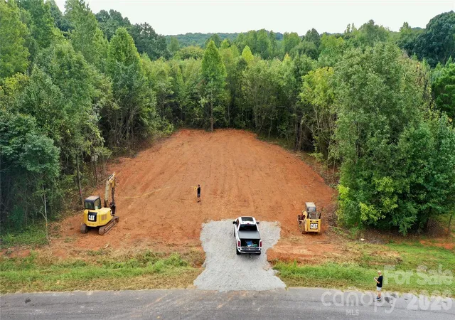 Photo 3 of Single family home for sale at 5720 Walker Way, Kings Mountain, NC 28086 | MLS# 4423699 | Listing updated on 2026-09-20