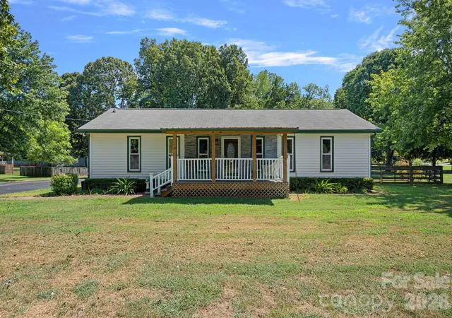 Photo 1 of Single family home for sale at 14700 August Ln, Charlotte, NC 28227 | MLS# 4423705 | Listing updated on 2026-09-23