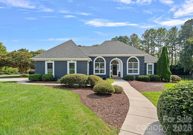 Photo 1 of Single family home for sale at 18806 Boundary Oaks Ct, Davidson, NC 28036 | MLS# 4423712 | Listing updated on 2026-10-10