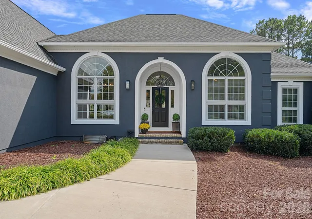 Photo 2 of Single family home for sale at 18806 Boundary Oaks Ct, Davidson, NC 28036 | MLS# 4423712 | Listing updated on 2026-10-10
