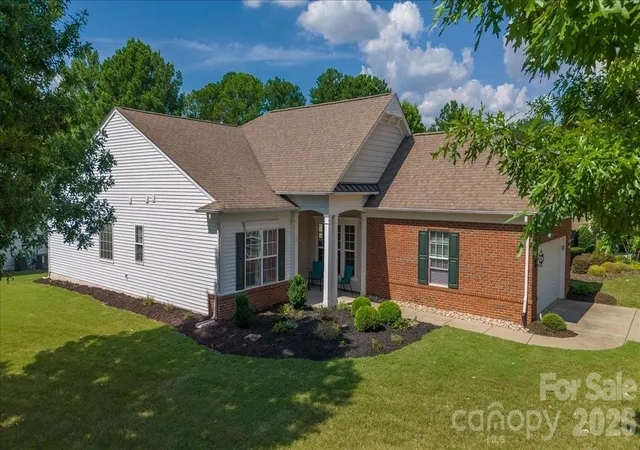 Photo 1 of Single family home for sale at 26407 Sandpiper Ct, Fort Mill, SC 29707 | MLS# 4423716 | Listing updated on 2026-10-08