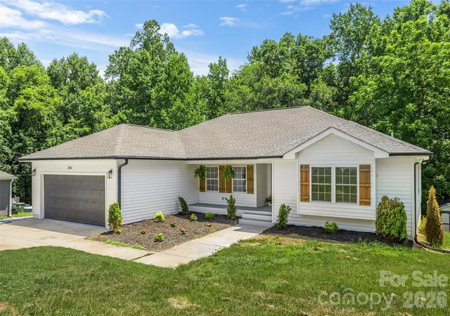 Photo 4 of Single family home for sale at 1314 Redland Dr, Gastonia, NC 28054 | MLS# 4423725 | Listing updated on 2026-09-19