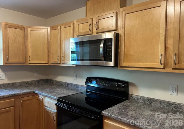 Photo 4 of Single family home for sale at 45 Compass Park Dr, Weaverville, NC 28787 | MLS# 4423727 | Listing updated on 2026-09-13