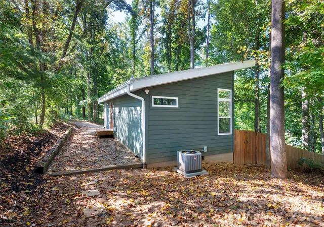 Photo 3 of Single family home for sale at 59 Country Cvs Ct, Leicester, NC 28748 | MLS# 4423735 | Listing updated on 2026-09-14
