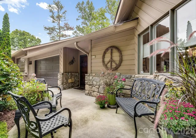 Photo 3 of Condo for sale at 1702 Timber Trl, Asheville, NC 28804 | MLS# 4423748 | Listing updated on 2026-10-02