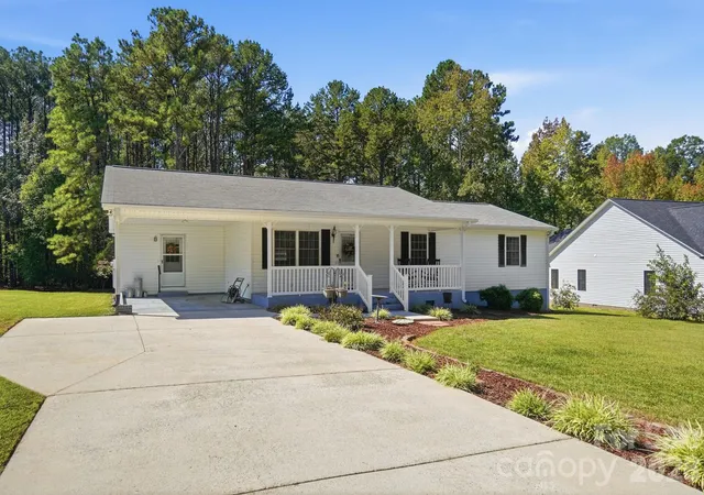 Photo 2 of Single family home for sale at 1037 Cross Crk Dr, Oakboro, NC 28129 | MLS# 4423754 | Listing updated on 2026-10-05
