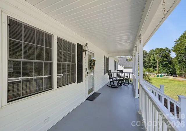 Photo 4 of Single family home for sale at 1037 Cross Crk Dr, Oakboro, NC 28129 | MLS# 4423754 | Listing updated on 2026-10-05