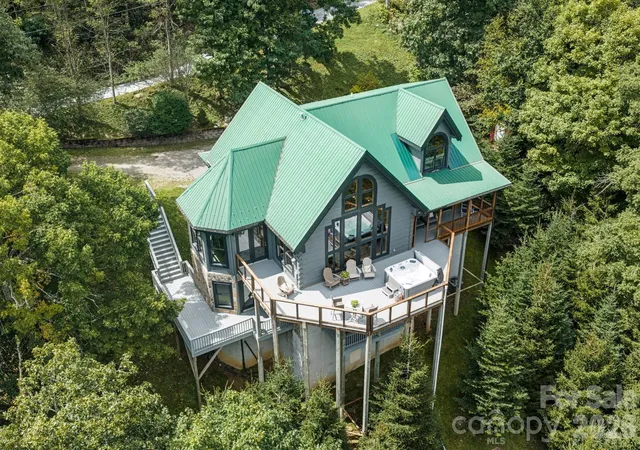 Photo 1 of Single family home for sale at 372 Broken Arrow Trl, Boone, NC 28607 | MLS# 4423757 | Listing updated on 2026-09-23