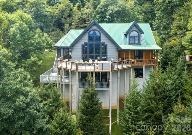 Photo 3 of Single family home for sale at 372 Broken Arrow Trl, Boone, NC 28607 | MLS# 4423757 | Listing updated on 2026-09-23