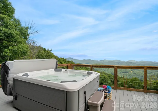 Photo 3 of Single family home for sale at 372 Broken Arrow Trl, Boone, NC 28607 | MLS# 4423757 | Listing updated on 2026-09-23
