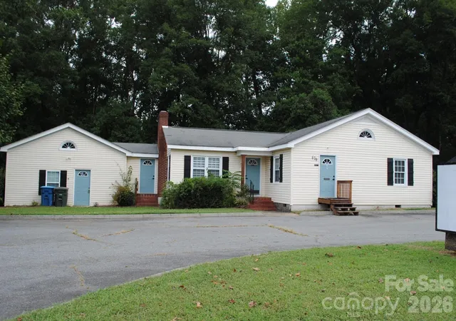 Photo 1 of Single family home for sale at 636 Statesville Blvd, Salisbury, NC 28144 | MLS# 4423760 | Listing updated on 2026-10-03
