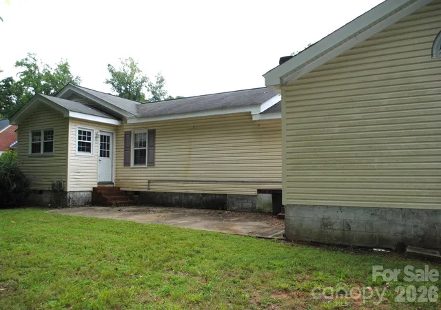 Photo 2 of Single family home for sale at 636 Statesville Blvd, Salisbury, NC 28144 | MLS# 4423760 | Listing updated on 2026-10-03