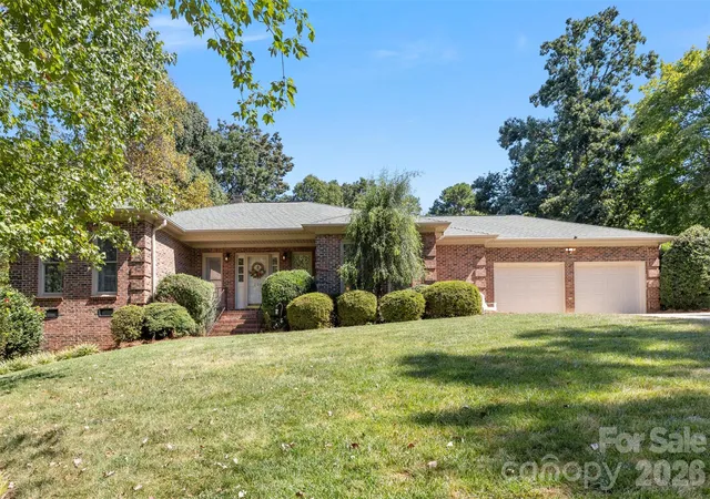 Photo 3 of Single family home for sale at 206 Woodridge Dr, Belmont, NC 28012 | MLS# 4423784 | Listing updated on 2026-09-19
