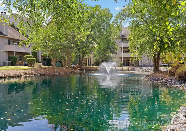 Listing Photo 2 - Condo for sale in building located at 2508 Stradbrook Dr, Charlotte, NC 28210 - Unit #B