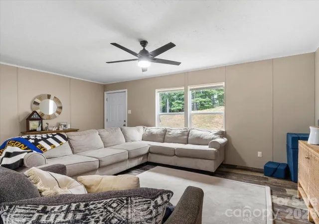 Photo 3 of Single family home for sale at 472 Laurel Hts Dr, Burnsville, NC 28714 | MLS# 4423803 | Listing updated on 2026-09-25