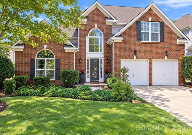Photo 1 of Single family home for sale at 16215 Hollingbourne Rd, Huntersville, NC 28078 | MLS# 4423813 | Listing updated on 2026-10-01