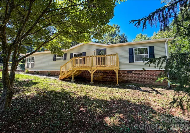 Photo 1 of Single family home for sale at 3363 Stony Brk Cir, Newton, NC 28658 | MLS# 4423827 | Listing updated on 2026-09-21